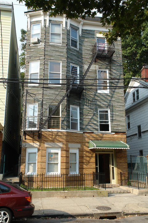 95 Caryl Ave in Yonkers, NY - Building Photo