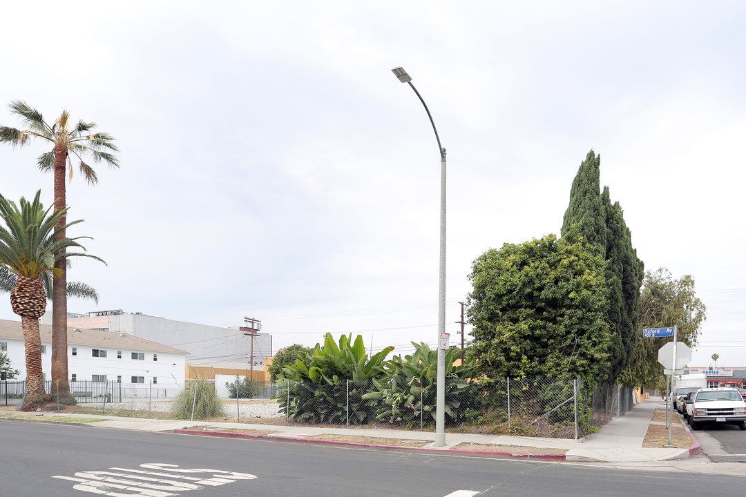 4754 Maplewood Ave in Los Angeles, CA - Building Photo