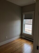 556 Water St, Unit #2 in Gardiner, ME - Building Photo - Building Photo