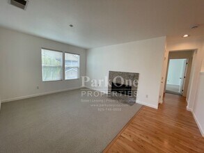 265 Windward Common in Livermore, CA - Building Photo - Building Photo