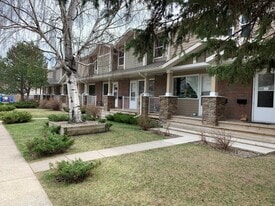 259 Cassino St S in Lethbridge, AB - Building Photo
