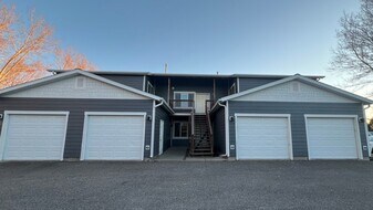 2401 Daws Dr in Bozeman, MT - Building Photo