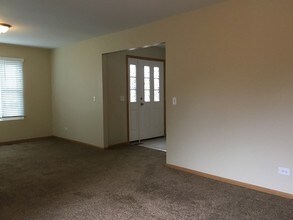 481 Pheasant Chase Dr in Bolingbrook, IL - Foto de edificio - Building Photo