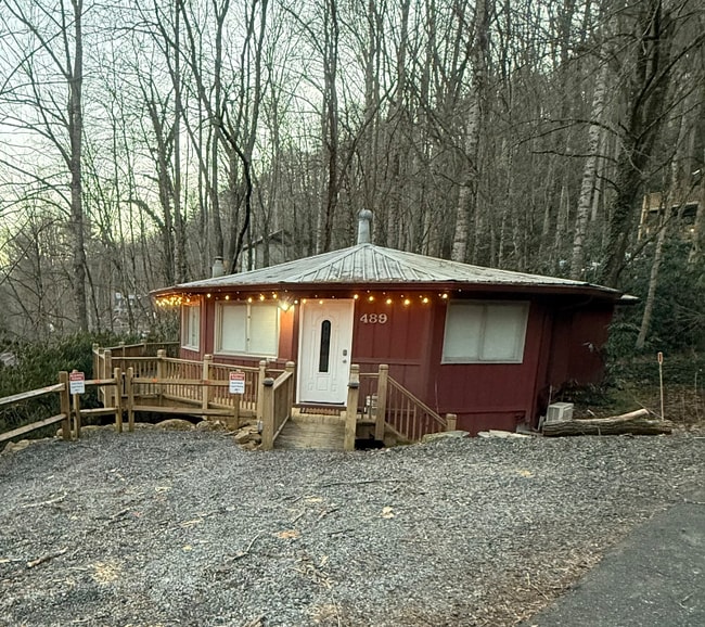 property at 489 Clubhouse Dr