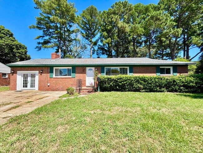 1004 Anoka Ave