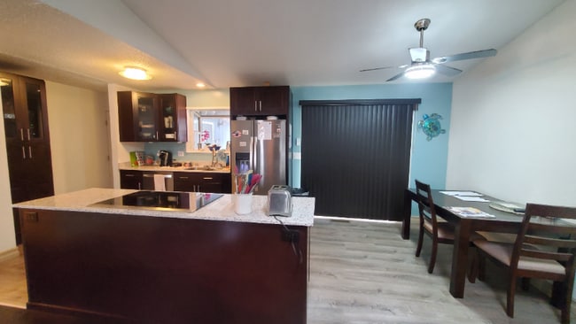 29326 32nd Pl S in Auburn, WA - Foto de edificio - Building Photo