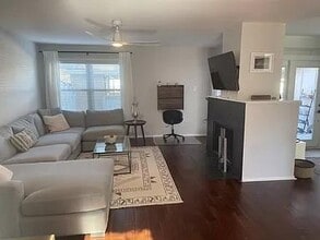 2007 Sandberg Dr in Austin, TX - Building Photo - Building Photo