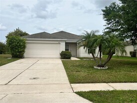 3313 Pekin St in St. Cloud, FL - Building Photo