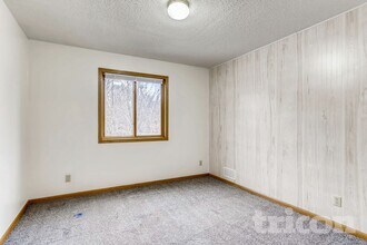 2144 Sherwood Ave in St. Paul, MN - Foto de edificio - Building Photo