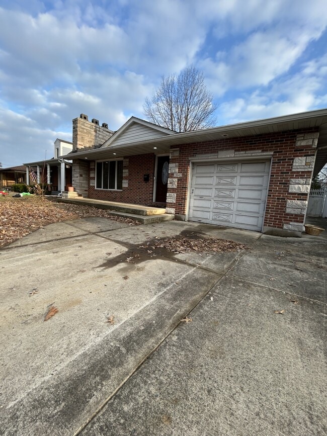 2842 State St in Granite City, IL - Building Photo - Building Photo