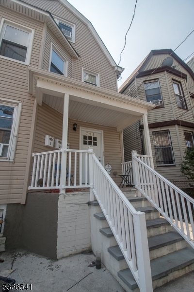 756 S 17th St in Newark, NJ - Building Photo - Building Photo