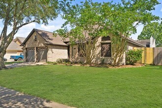 710 Lochnell Dr in Houston, TX - Building Photo - Building Photo