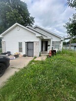 1104 N 41st St in East St. Louis, IL - Building Photo