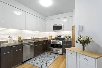 230 Ashland Pl in Brooklyn, NY - Building Photo - Building Photo