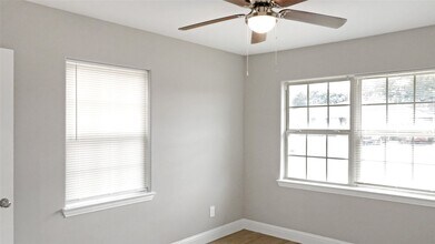 5739 Turtle Creek Rd in Houston, TX - Building Photo - Building Photo