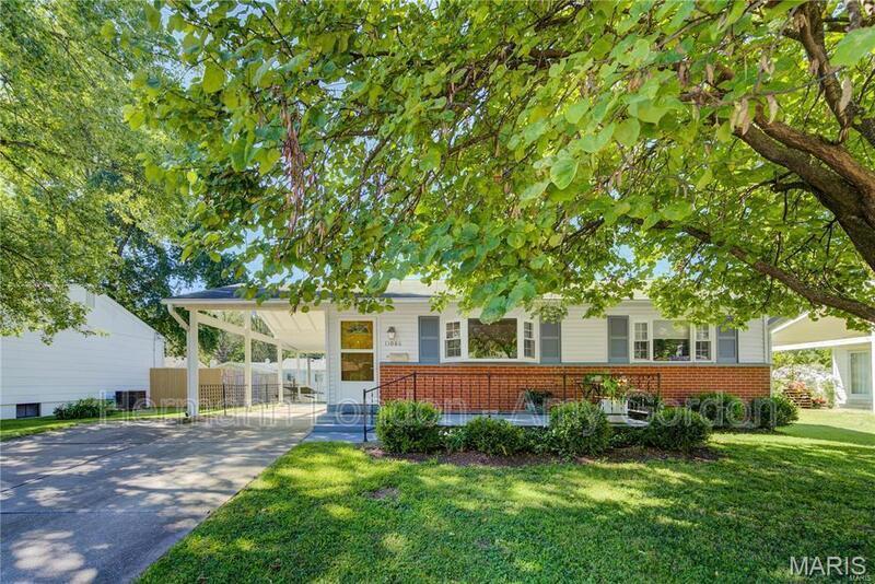 11086 Alan Shepard Dr in Maryland Heights, MO - Building Photo
