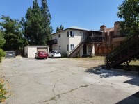 704 S Marengo Ave in Pasadena, CA - Foto de edificio - Building Photo