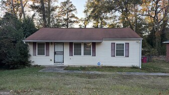 1207 Edna Pl in Macon, GA - Building Photo