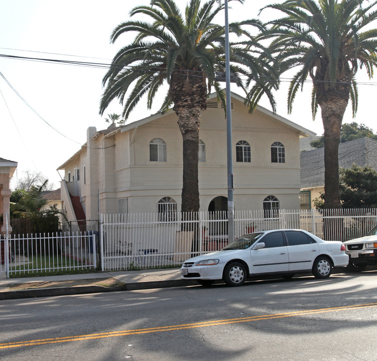 2510-2516 Maple Ave in Los Angeles, CA - Building Photo