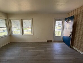1090 Hartford Ave in Akron, OH - Building Photo - Building Photo
