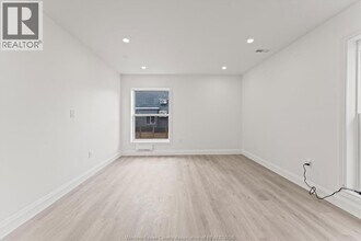 702 Pierre Ave in Windsor, ON - Building Photo - Building Photo