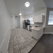 6106 Webster St in Philadelphia, PA - Building Photo - Building Photo