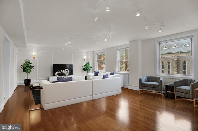 1101 St Paul St
