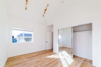 4369 Rosewood Ave in Los Angeles, CA - Building Photo - Building Photo