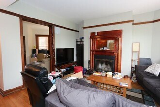 4621 N Malden St, Unit G08C in Chicago, IL - Building Photo - Building Photo
