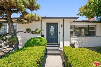 12127 Juniette St in Culver City, CA - Building Photo - Building Photo