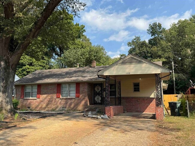 1228 Briarwood Dr