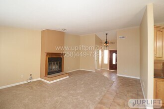23852 Humiston Way in Ramona, CA - Building Photo - Building Photo