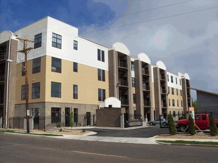 623 W Walnut St-Unit -406 in Springfield, MO - Building Photo