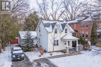 24 Maple St in Aurora, ON - Building Photo - Building Photo