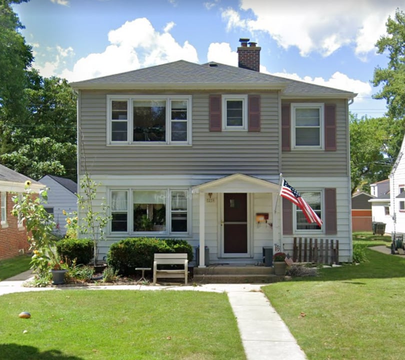 3239 N 91st St, Unit Upper Unit in Milwaukee, WI - Building Photo