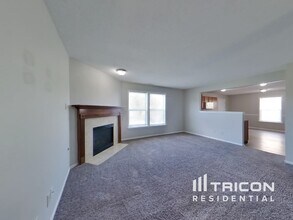 10823 Firefly Cir in Indianapolis, IN - Building Photo - Building Photo