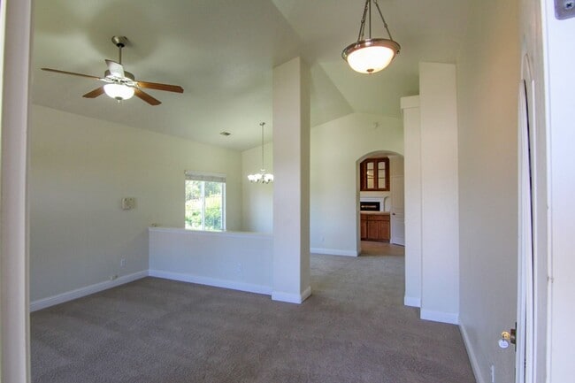4561 Quinton Dr in Redding, CA - Building Photo - Building Photo