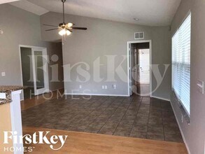 11764 Shirburn Cir in Parrish, FL - Building Photo - Building Photo