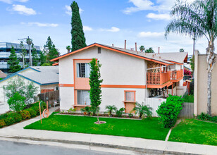 419 W 4th Ave in Escondido, CA - Building Photo - Primary Photo