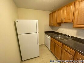 122 Dustin St, Unit 4 in Boston, MA - Building Photo