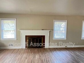 428 W Park St in Cary, NC - Building Photo - Building Photo