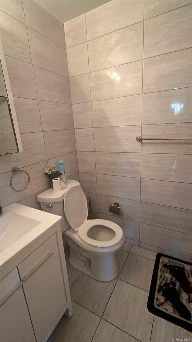 93-17 Lamont Ave in Queens, NY - Building Photo - Building Photo