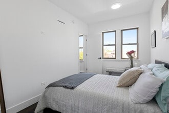 1555 W Hollywood Ave, Unit 314 in Chicago, IL - Building Photo - Building Photo