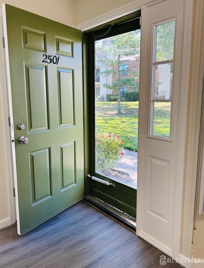 2501 Lighthouse Ln in Sayreville, NJ - Building Photo - Building Photo