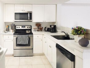 9288 W Atlantic Blvd in Coral Springs, FL - Building Photo - Building Photo