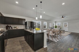 120 Rexroat Rd in San Marcos, TX - Building Photo - Building Photo