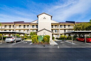 16440 Kelly Cove Dr, Unit 2806 in Ft. Myers, FL - Building Photo