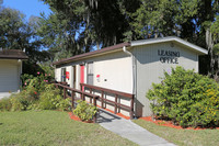 Oakwood Manor Apartments in Bartow, FL - Building Photo - Building Photo