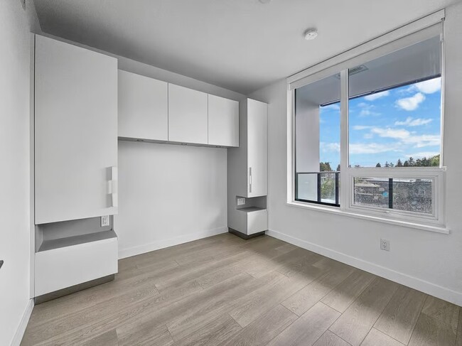 6537 Telford Ave in Burnaby, BC - Building Photo - Building Photo