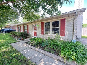 1559 Summerhill Dr in Lexington, KY - Building Photo - Building Photo